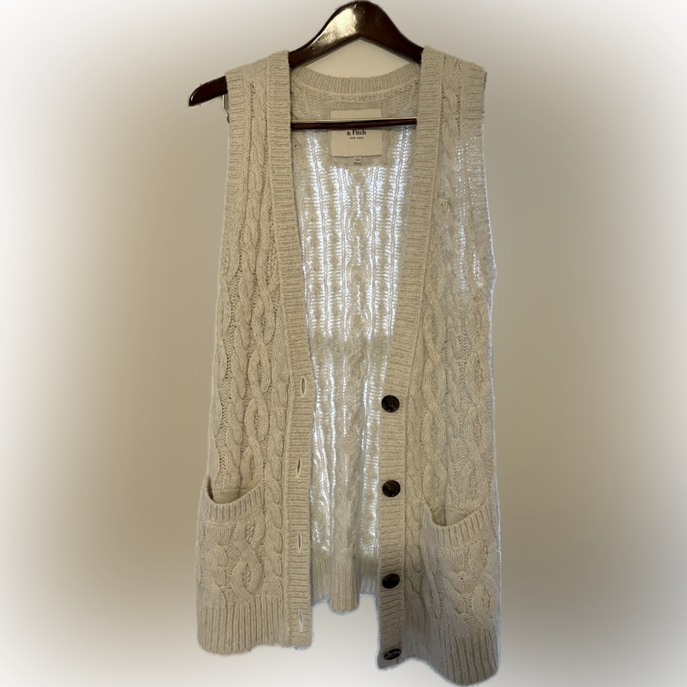 Abercrombie & Fitch Women’s Long Cable Knit Vest large Oatmeal color